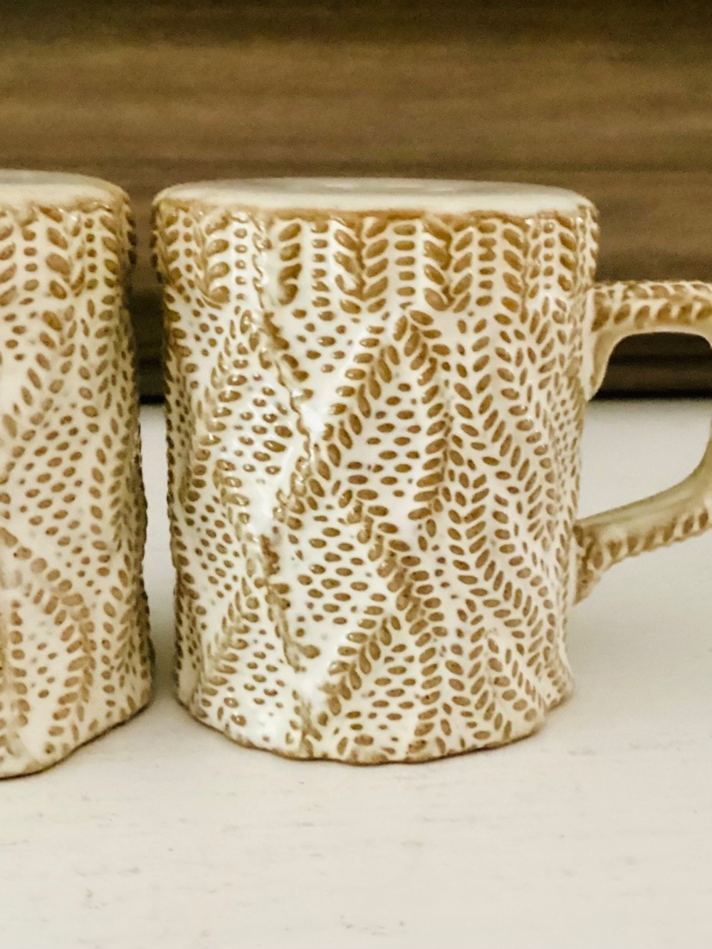 Vtg sweater-textured salt & pepper shakers Set Cream Cable Knit Studio Pottery - Picture 5 of 13